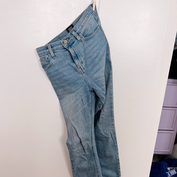 URBAN OUTFITTERS MOM JEANS - Picture 1 of 1
